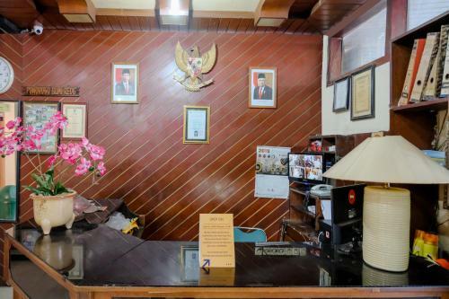 Spot On 1761 Hotel Dirgahayu