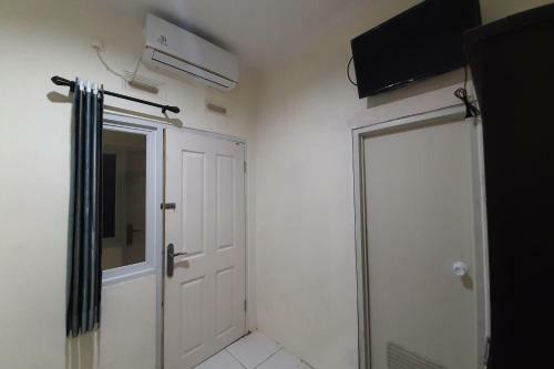 Hotel Oyo Life 2751 Deyo Kost