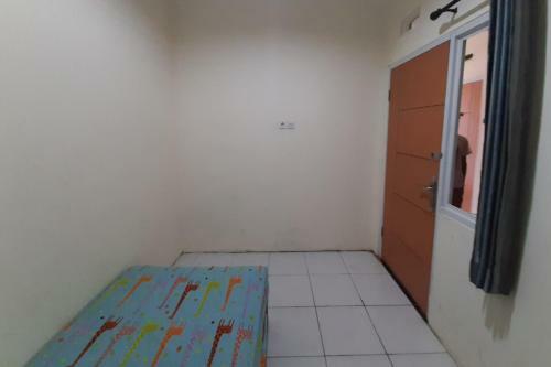 Hotel Oyo Life 2751 Deyo Kost