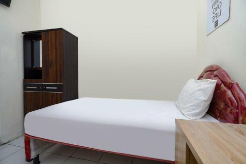Hotel Oyo Life 2751 Deyo Kost