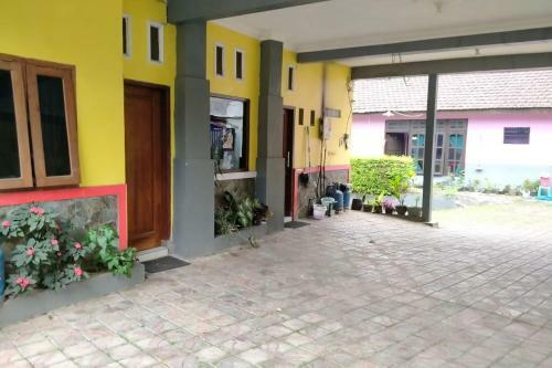 Villa Rully Fadly