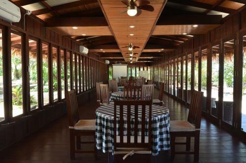 Hotel Kasuari Valley Beach Resort