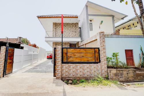 Hotel Oyo 90666 Ratu Pesona Syariah