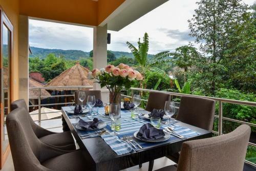 Lovina Premium Villa Resort - Luxury Holiday Service!