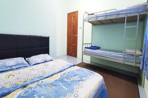 Oyo Home 90339 Sosodikon Inap Desa