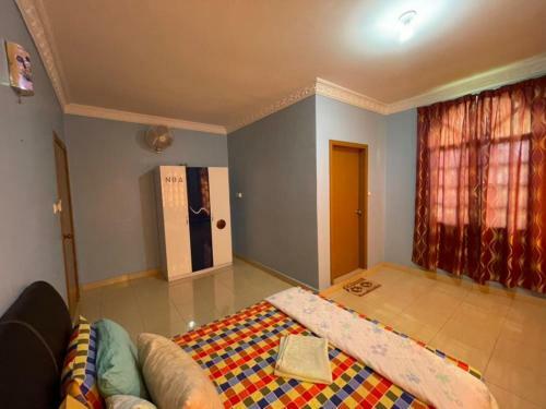 Hotel Oyo 90497 Eva Homestay
