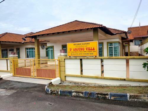 Oyo Home 90228 D'anjung Villa