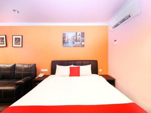 Oyo 496 Hotel De Eco Inn