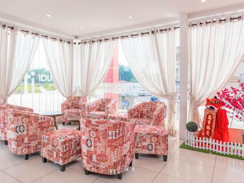 Oyo 756 Muar City Hotel