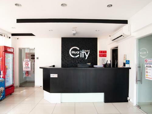 Oyo 756 Muar City Hotel