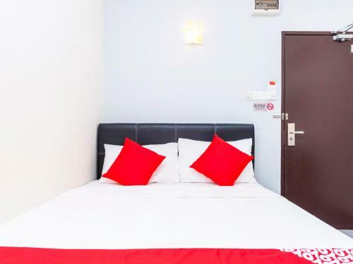 Oyo 756 Muar City Hotel