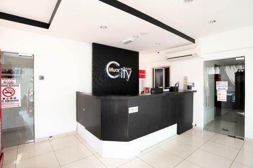 Oyo 756 Muar City Hotel