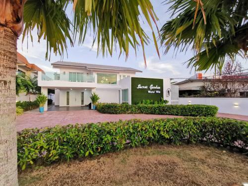 Hostal Secret Garden Warni Villa (muar)