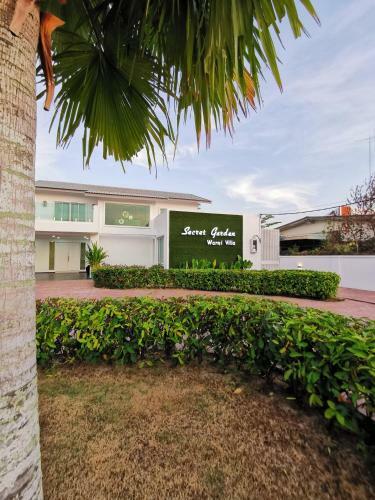 Hostal Secret Garden Warni Villa (muar)