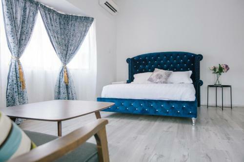 Melody Whole Or Suite Room