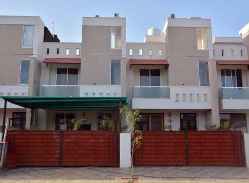 Luxurious 7 Bed Room Villa - Private Rooms