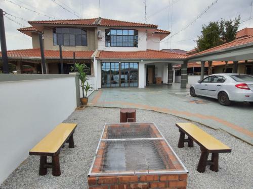 Bersatu Queenco Homestay Muar