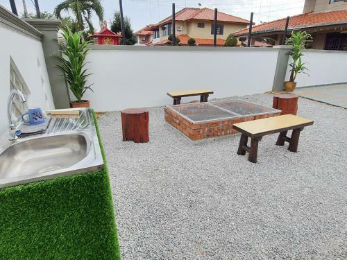 Bersatu Queenco Homestay Muar