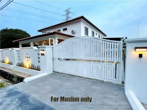 Alexis Villa (for Muslim Only)
