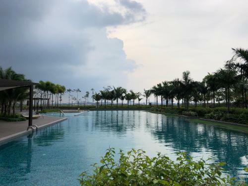 Luxury Smart Apartment W/ Poolview @green Haven
