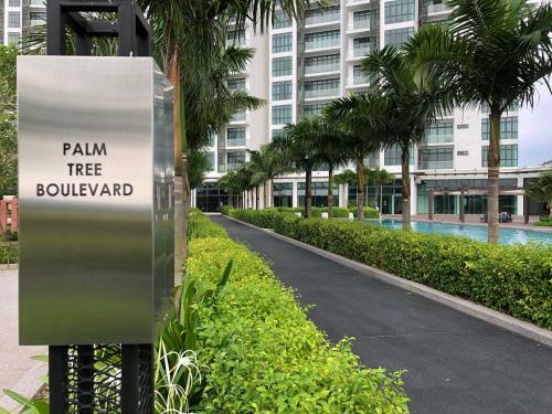 Luxury Smart Apartment W/ Poolview @green Haven