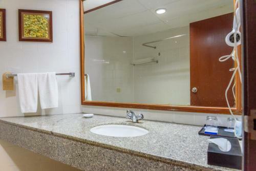 Apartamento J Beach Suites At Rainbow Paradise