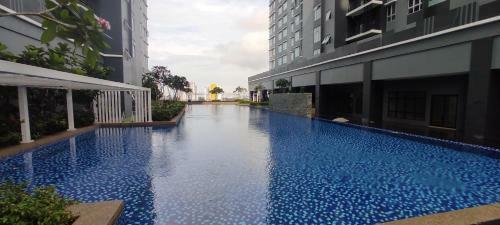 Hostal Bukit Rimau Queen Bedroom With Pool View Room Only