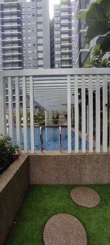 Hostal Bukit Rimau Queen Bedroom With Pool View Room Only