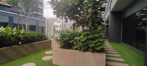 Hostal Bukit Rimau Queen Bedroom With Pool View Room Only