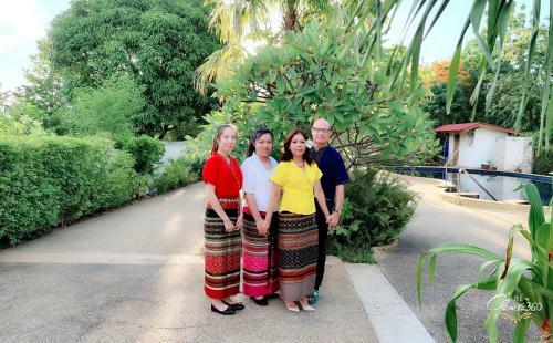 Welcome To Our Oasis The Beautiful Bungalow Red