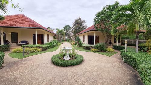 Welcome To Our Oasis The Beautiful Bungalow Red