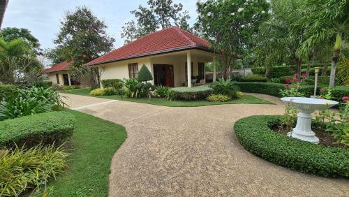 Welcome To Our Oasis The Beautiful Bungalow Red