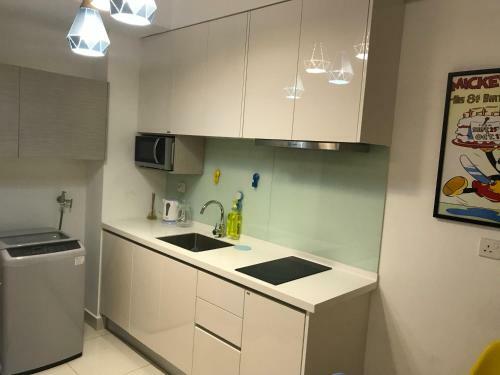 Apartamento 1-4pax Mickey Mouse 1bedrm At Puteri Harbour, Teega Suite