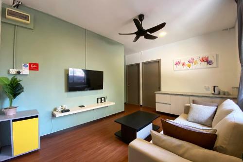 Hotel Oyo 89603 Treeline Urban Inn