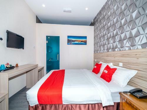 Oyo 90147 Hilltop Hotel