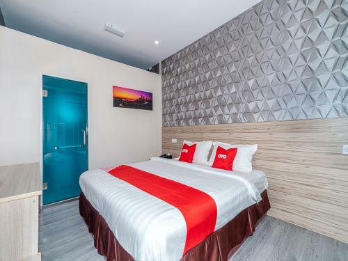 Oyo 90147 Hilltop Hotel