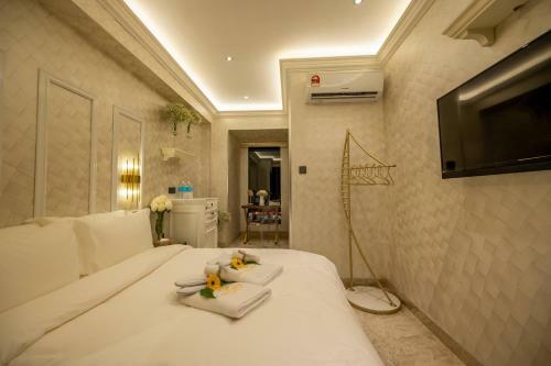 A Residence @ Between Hilton & Cititel Hotel