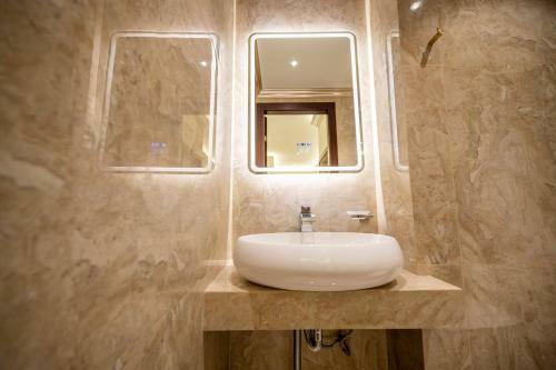 A Residence @ Between Hilton & Cititel Hotel