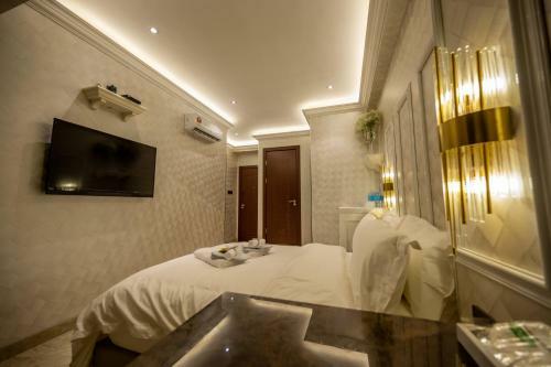 A Residence @ Between Hilton & Cititel Hotel