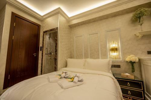 A Residence @ Between Hilton & Cititel Hotel