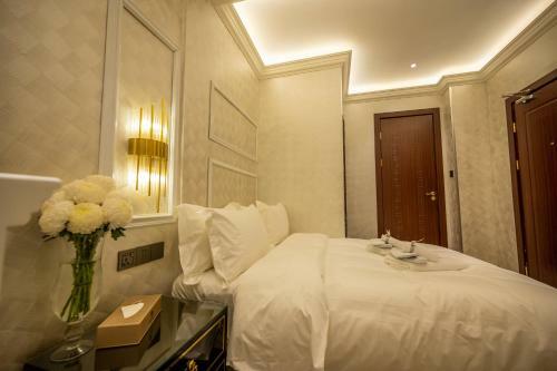 A Residence @ Between Hilton & Cititel Hotel