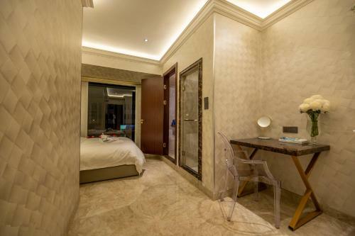 A Residence @ Between Hilton & Cititel Hotel