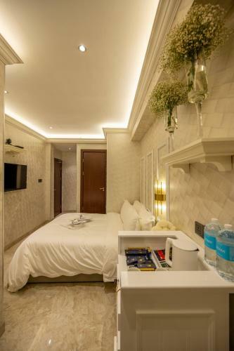 A Residence @ Between Hilton & Cititel Hotel