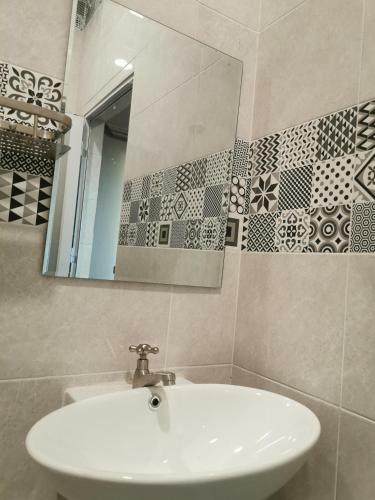 Cenang Room Rahsia Motel