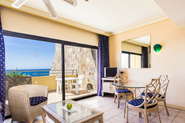 Hotel Bluebay Beach Club