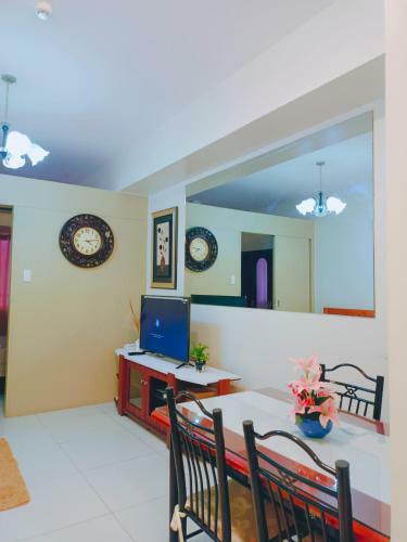 Apartamento Trio's Tagaytay Staycation Rustic Taal View With Balcony