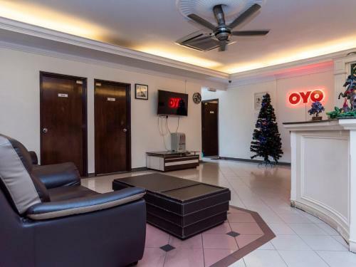 Oyo 44027 Golden Horse Hotel