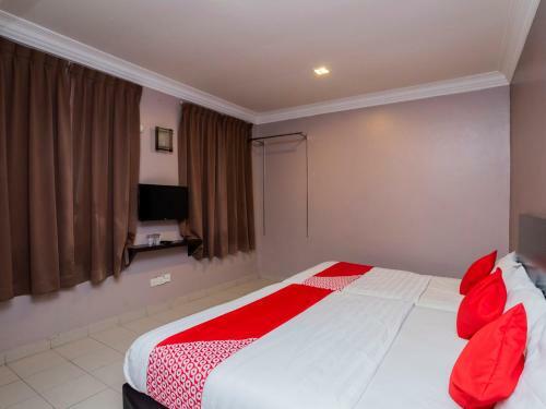 Oyo 44027 Golden Horse Hotel