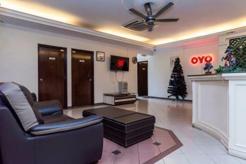 Oyo 44027 Golden Horse Hotel