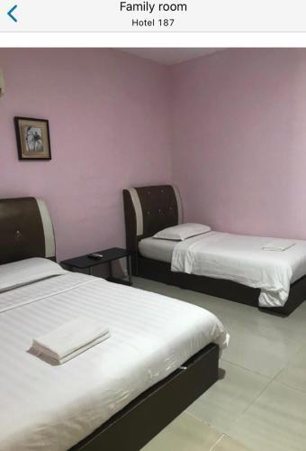 Hotel 187